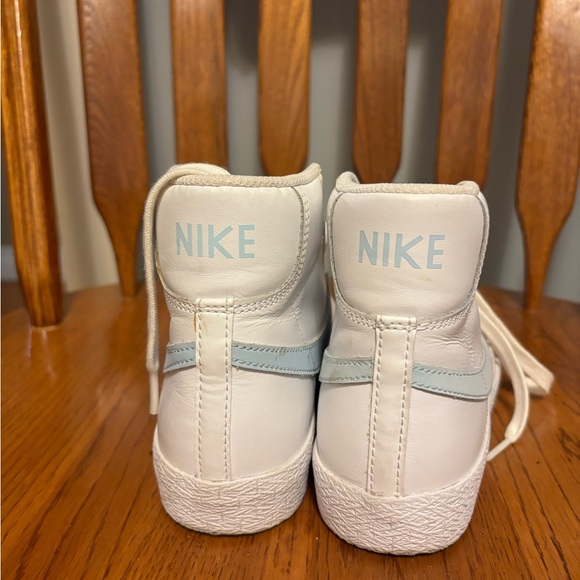 Ladies, Nike baby blue high top - Picture 3 of 3